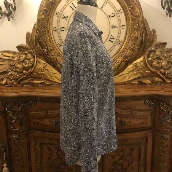 Tommy Hilfiger. Size S/P. Cotton long sleeve 1/2 button down shirt. Lt Wt. B22 - Picture 3 of 8